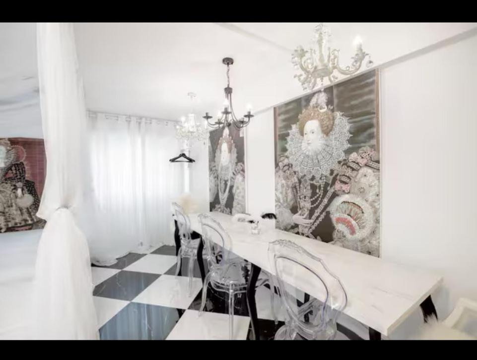 Apartment In The Center Of *